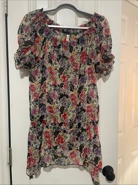 Xhilaration Floral Puff Sleeve Mini shirt in Pink, Purple, Red and Green